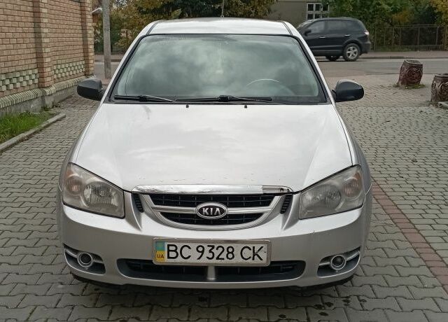 Серый Киа Черато, объемом двигателя 1.6 л и пробегом 250 тыс. км за 2750 $, фото 3 на Automoto.ua