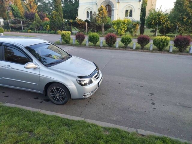 Серый Киа Черато, объемом двигателя 1.6 л и пробегом 190 тыс. км за 4000 $, фото 3 на Automoto.ua