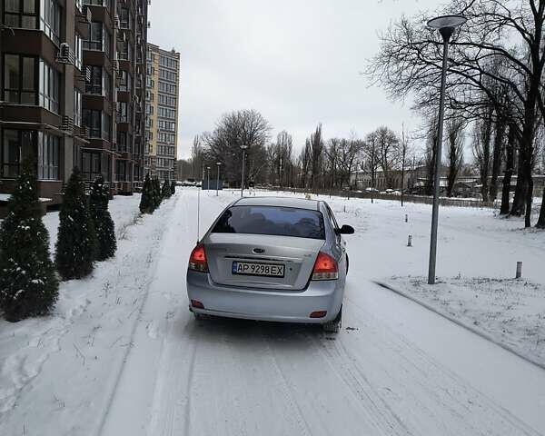Серый Киа Черато, объемом двигателя 1.6 л и пробегом 180 тыс. км за 4500 $, фото 5 на Automoto.ua