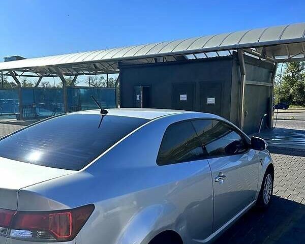 Сірий Кіа Черато, об'ємом двигуна 2 л та пробігом 95 тис. км за 7600 $, фото 2 на Automoto.ua