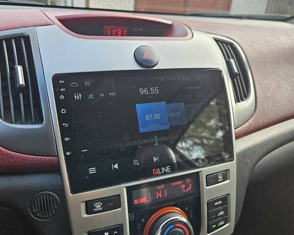 Сірий Кіа Черато, об'ємом двигуна 1.98 л та пробігом 332 тис. км за 6700 $, фото 3 на Automoto.ua