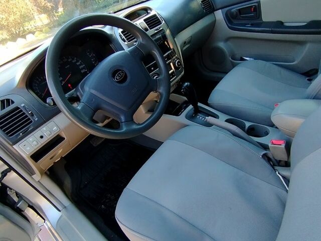 Киа Черато 2004 в Беляевке на Automoto.ua Серый Киа Черато, объемом двигателя 2 л и пробегом 164 тыс. км за 4400 $, фото 2 на Automoto.ua