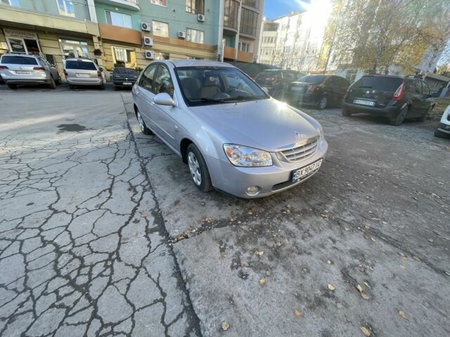 Серый Киа Черато, объемом двигателя 1.5 л и пробегом 204 тыс. км за 3700 $, фото 5 на Automoto.ua