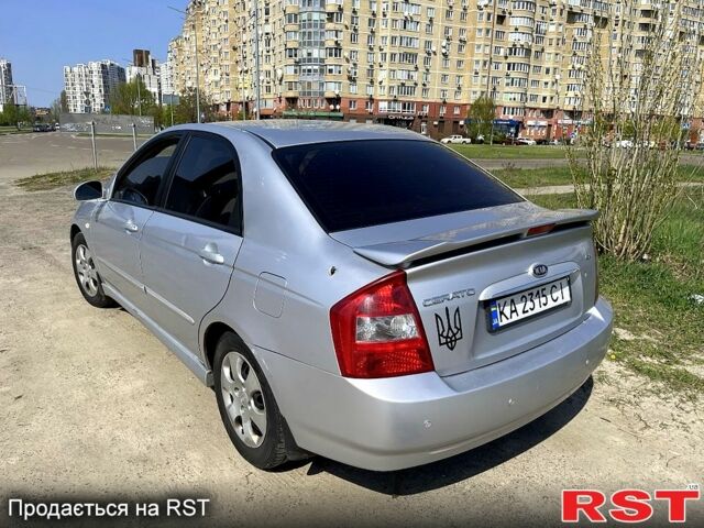 Серый Киа Черато, объемом двигателя 1.6 л и пробегом 350 тыс. км за 4100 $, фото 3 на Automoto.ua