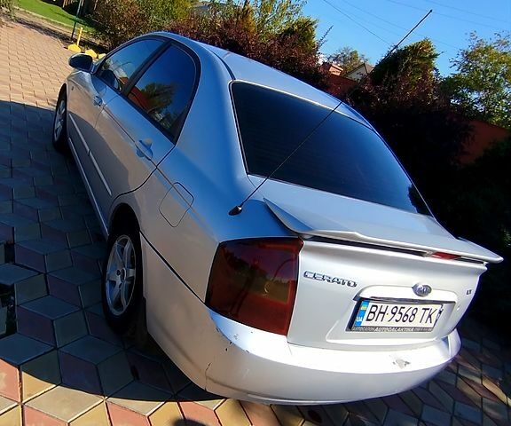 Киа Черато 2004 в Беляевке на Automoto.ua Серый Киа Черато, объемом двигателя 2 л и пробегом 164 тыс. км за 4400 $, фото 1 на Automoto.ua