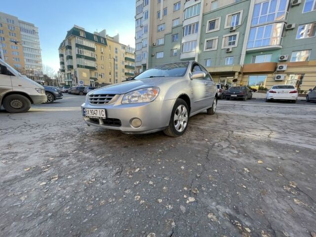 Серый Киа Черато, объемом двигателя 1.5 л и пробегом 204 тыс. км за 3700 $, фото 1 на Automoto.ua