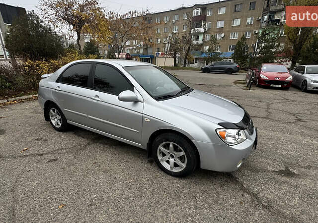 Серый Киа Черато, объемом двигателя 1.98 л и пробегом 166 тыс. км за 4099 $, фото 5 на Automoto.ua