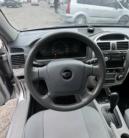 Серый Киа Черато, объемом двигателя 1.98 л и пробегом 166 тыс. км за 4099 $, фото 20 на Automoto.ua