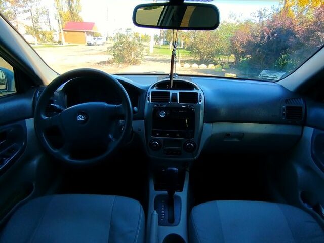 Киа Черато 2004 в Беляевке на Automoto.ua Серый Киа Черато, объемом двигателя 2 л и пробегом 164 тыс. км за 4400 $, фото 7 на Automoto.ua