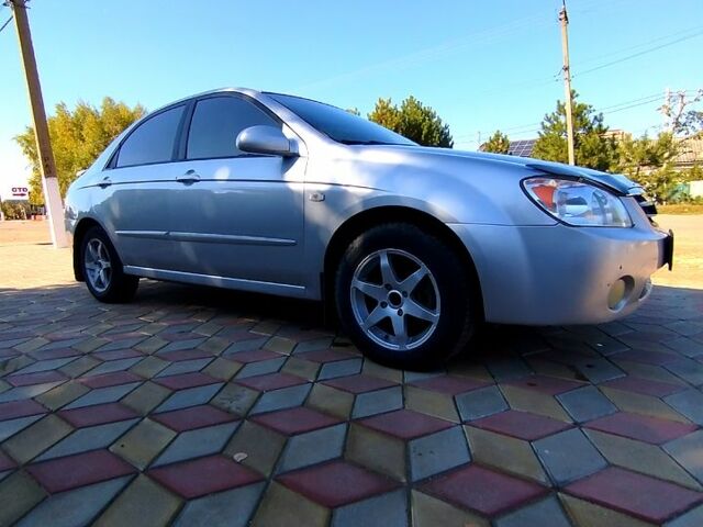 Киа Черато 2004 в Беляевке на Automoto.ua Серый Киа Черато, объемом двигателя 2 л и пробегом 164 тыс. км за 4400 $, фото 5 на Automoto.ua