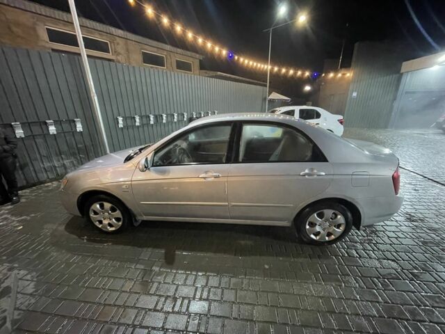 Серый Киа Черато, объемом двигателя 1.5 л и пробегом 204 тыс. км за 3700 $, фото 7 на Automoto.ua