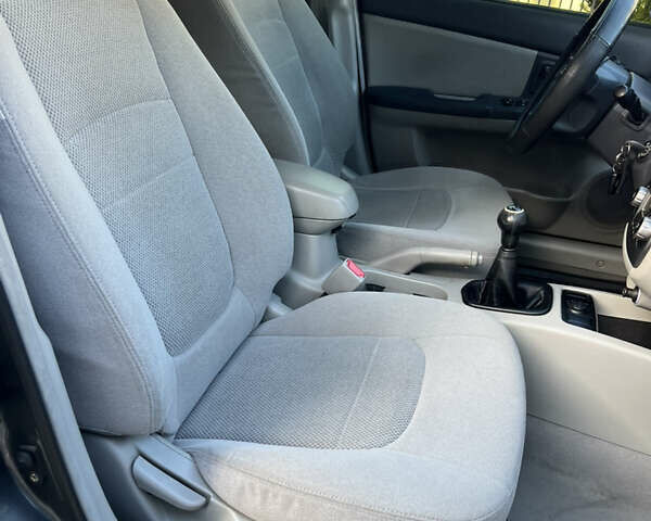 Серый Киа Черато, объемом двигателя 1.98 л и пробегом 275 тыс. км за 4300 $, фото 19 на Automoto.ua