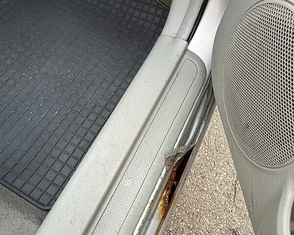 Серый Киа Черато, объемом двигателя 1.6 л и пробегом 178 тыс. км за 2900 $, фото 12 на Automoto.ua