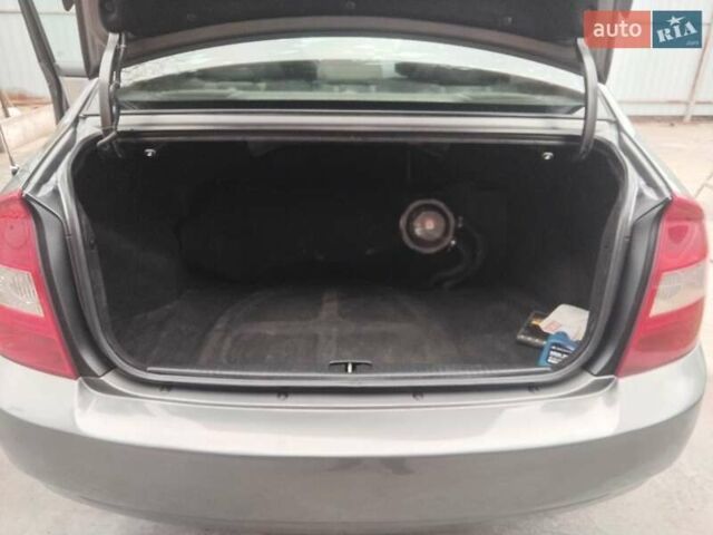 Серый Киа Черато, объемом двигателя 1.6 л и пробегом 380 тыс. км за 4100 $, фото 23 на Automoto.ua