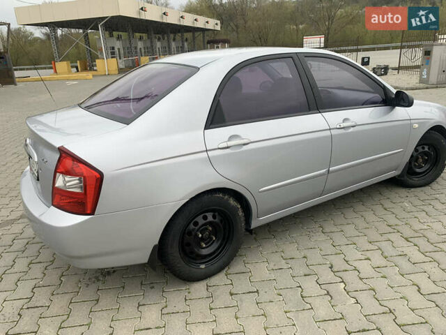 Серый Киа Черато, объемом двигателя 1.59 л и пробегом 240 тыс. км за 4500 $, фото 2 на Automoto.ua