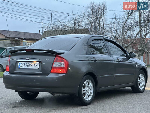 Серый Киа Черато, объемом двигателя 1.98 л и пробегом 213 тыс. км за 4900 $, фото 4 на Automoto.ua