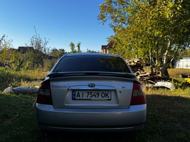 Серый Киа Черато, объемом двигателя 1.6 л и пробегом 250 тыс. км за 2700 $, фото 1 на Automoto.ua