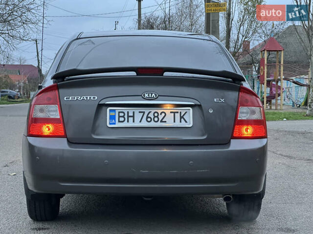 Серый Киа Черато, объемом двигателя 1.98 л и пробегом 213 тыс. км за 4900 $, фото 5 на Automoto.ua