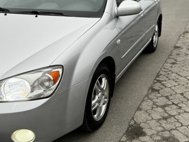 Серый Киа Черато, объемом двигателя 2 л и пробегом 240 тыс. км за 4300 $, фото 3 на Automoto.ua