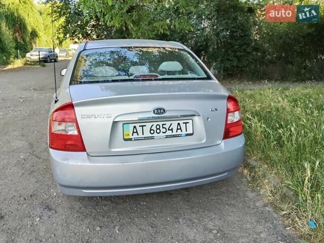 Серый Киа Черато, объемом двигателя 1.6 л и пробегом 89 тыс. км за 2800 $, фото 4 на Automoto.ua