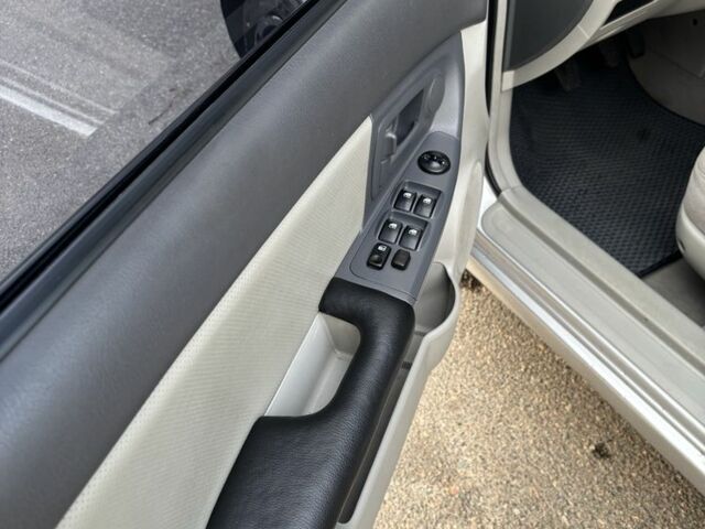 Серый Киа Черато, объемом двигателя 1.6 л и пробегом 320 тыс. км за 4300 $, фото 3 на Automoto.ua