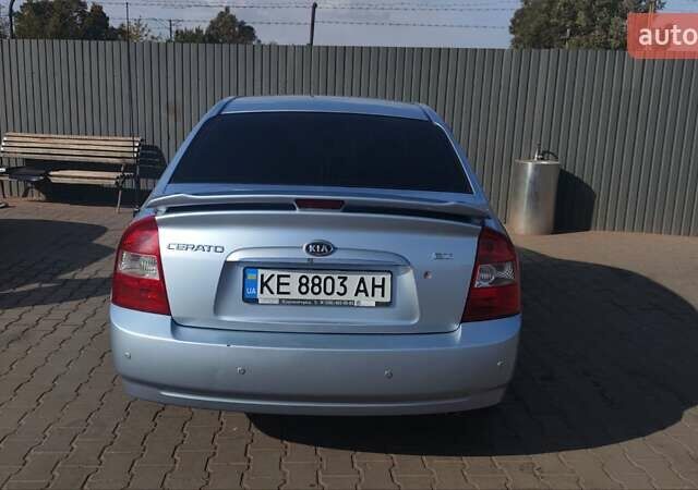 Серый Киа Черато, объемом двигателя 1.98 л и пробегом 255 тыс. км за 4300 $, фото 2 на Automoto.ua