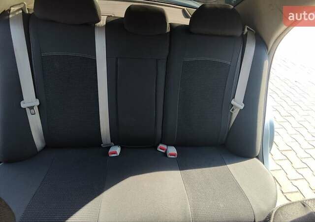 Серый Киа Черато, объемом двигателя 1.98 л и пробегом 255 тыс. км за 4300 $, фото 25 на Automoto.ua