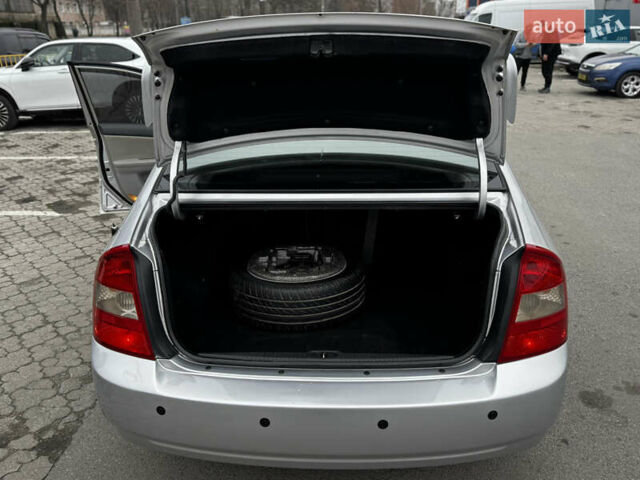 Серый Киа Черато, объемом двигателя 2 л и пробегом 240 тыс. км за 4300 $, фото 15 на Automoto.ua