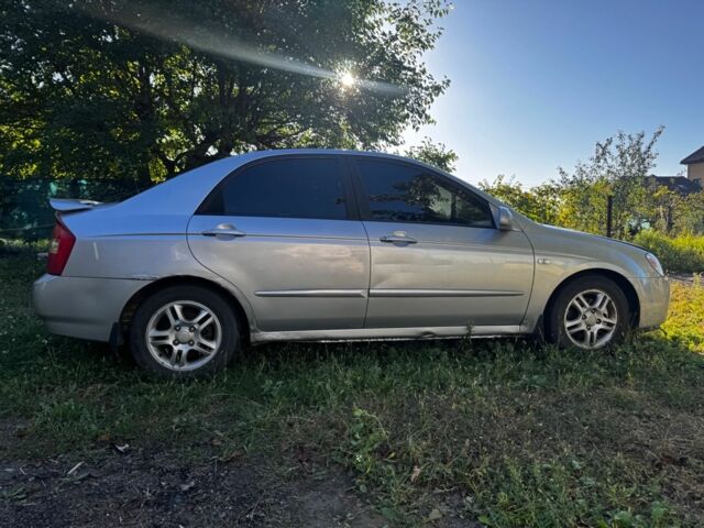 Серый Киа Черато, объемом двигателя 1.6 л и пробегом 250 тыс. км за 2700 $, фото 2 на Automoto.ua