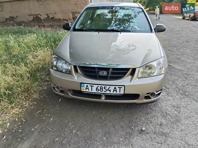 Серый Киа Черато, объемом двигателя 1.6 л и пробегом 89 тыс. км за 2800 $, фото 1 на Automoto.ua