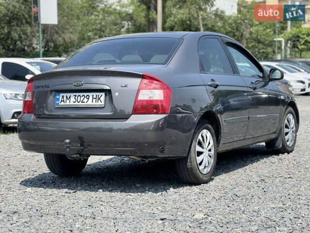 Серый Киа Черато, объемом двигателя 1.59 л и пробегом 244 тыс. км за 3400 $, фото 6 на Automoto.ua