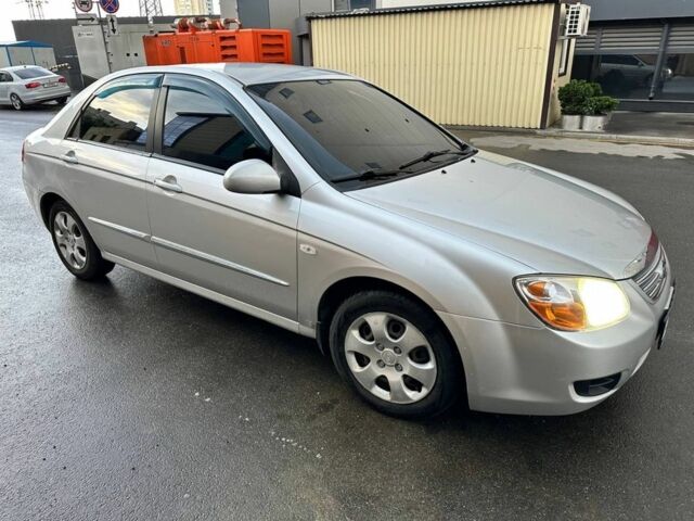 Серый Киа Черато, объемом двигателя 1.6 л и пробегом 320 тыс. км за 3500 $, фото 1 на Automoto.ua