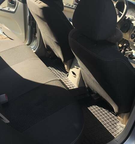 Серый Киа Черато, объемом двигателя 1.98 л и пробегом 255 тыс. км за 4300 $, фото 17 на Automoto.ua