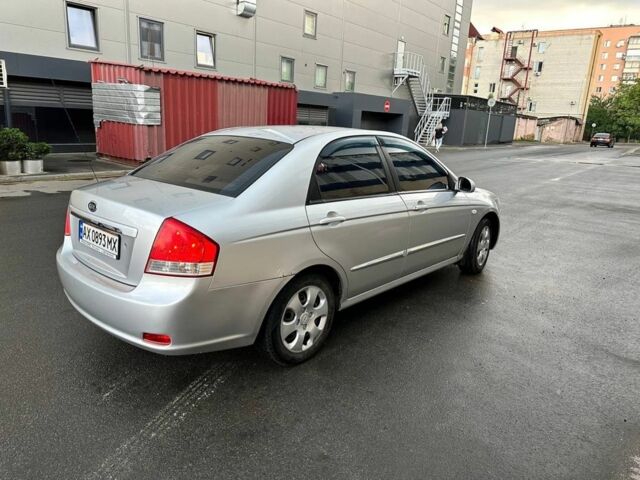 Серый Киа Черато, объемом двигателя 1.6 л и пробегом 320 тыс. км за 3500 $, фото 2 на Automoto.ua