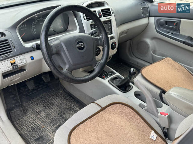 Сірий Кіа Черато, об'ємом двигуна 1.6 л та пробігом 220 тис. км за 2600 $, фото 1 на Automoto.ua