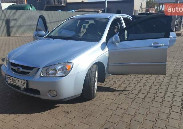 Серый Киа Черато, объемом двигателя 1.98 л и пробегом 255 тыс. км за 4300 $, фото 1 на Automoto.ua