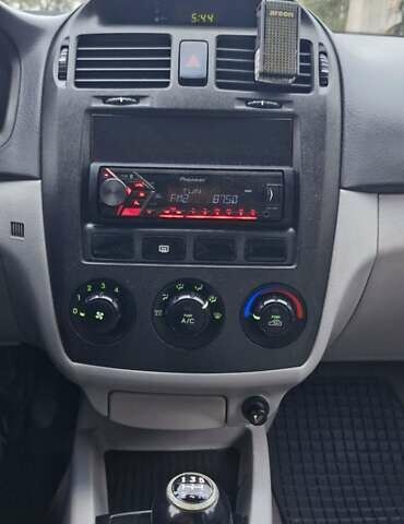 Сірий Кіа Черато, об'ємом двигуна 1.6 л та пробігом 259 тис. км за 4000 $, фото 10 на Automoto.ua