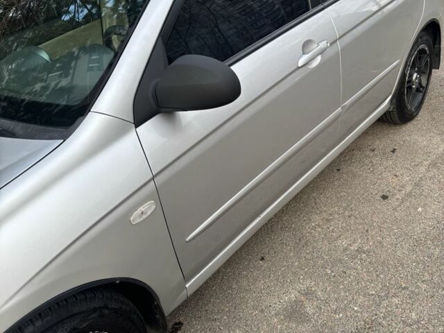 Серый Киа Черато, объемом двигателя 1.6 л и пробегом 320 тыс. км за 4300 $, фото 12 на Automoto.ua