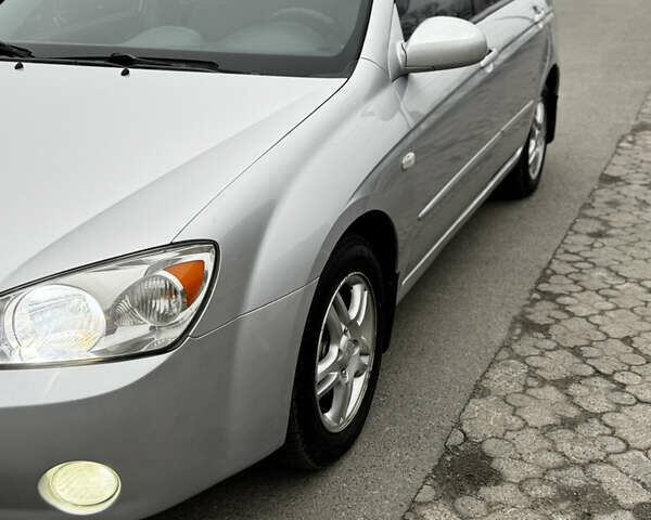 Серый Киа Черато, объемом двигателя 2 л и пробегом 240 тыс. км за 4300 $, фото 3 на Automoto.ua