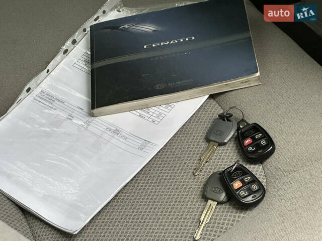 Серый Киа Черато, объемом двигателя 1.98 л и пробегом 213 тыс. км за 4900 $, фото 32 на Automoto.ua