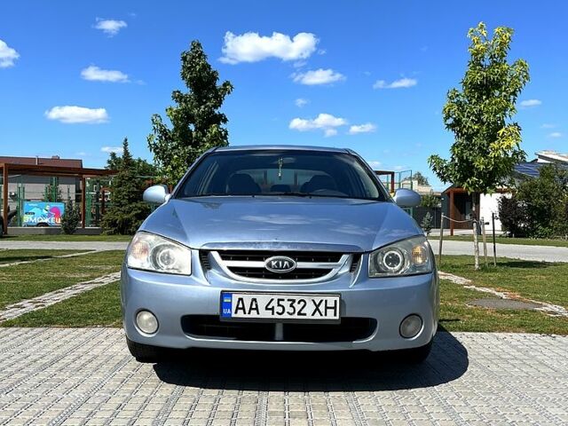 Серый Киа Черато, объемом двигателя 1.6 л и пробегом 235 тыс. км за 3700 $, фото 2 на Automoto.ua