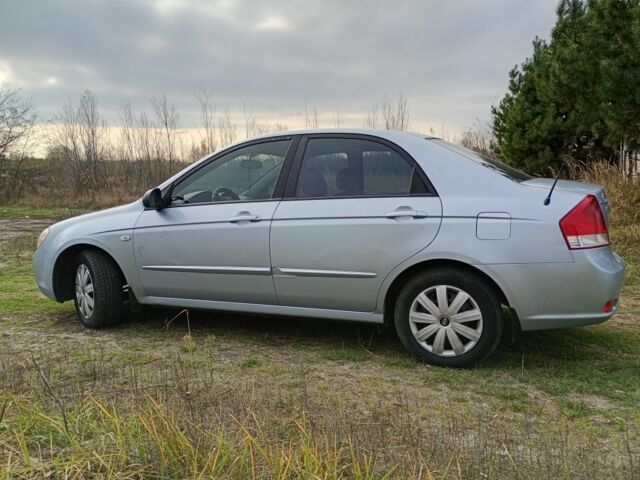 Серый Киа Черато, объемом двигателя 1.6 л и пробегом 185 тыс. км за 4600 $, фото 2 на Automoto.ua