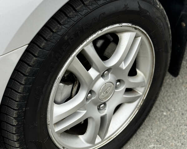 Серый Киа Черато, объемом двигателя 2 л и пробегом 240 тыс. км за 4300 $, фото 6 на Automoto.ua