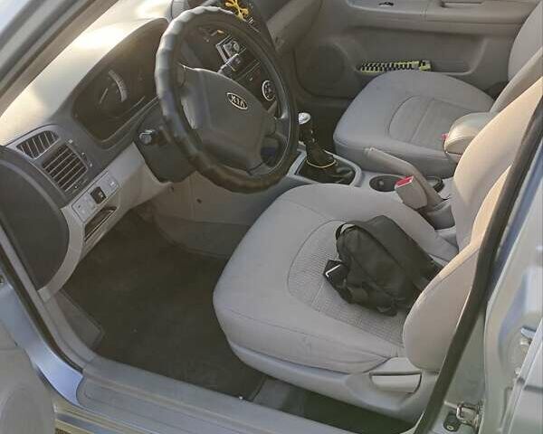 Серый Киа Черато, объемом двигателя 1.59 л и пробегом 184 тыс. км за 4100 $, фото 4 на Automoto.ua