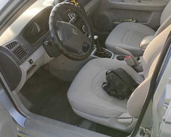 Серый Киа Черато, объемом двигателя 1.6 л и пробегом 185 тыс. км за 4600 $, фото 3 на Automoto.ua