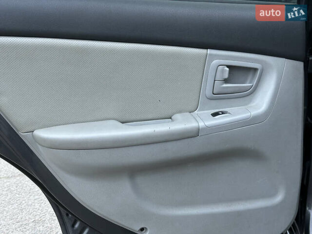 Серый Киа Черато, объемом двигателя 1.98 л и пробегом 213 тыс. км за 4900 $, фото 15 на Automoto.ua