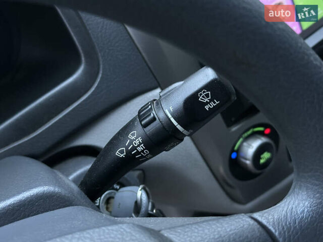 Серый Киа Черато, объемом двигателя 1.98 л и пробегом 213 тыс. км за 4900 $, фото 13 на Automoto.ua