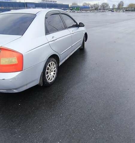 Кіа Черато 2006 у Дніпро (Дніпропетровську) на Automoto.ua Сірий Кіа Черато, об'ємом двигуна 1.6 л та пробігом 243 тис. км за 3700 $, фото 3 на Automoto.ua