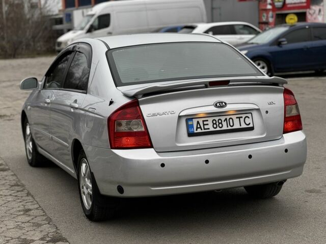 Серый Киа Черато, объемом двигателя 2 л и пробегом 240 тыс. км за 4300 $, фото 4 на Automoto.ua