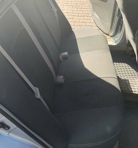 Серый Киа Черато, объемом двигателя 1.98 л и пробегом 255 тыс. км за 4300 $, фото 16 на Automoto.ua